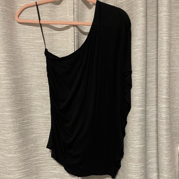 Express black, one sleeve top - Picture 2 of 3